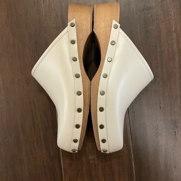 M. Gemi The Greta Ivory Leather Studded Lightweight Platform Clog 35.5 US 5.5 - Picture 6 of 8